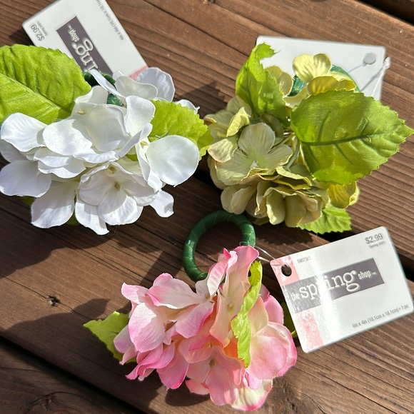 Hydrangea Napkin Rings - Picture 1 of 8